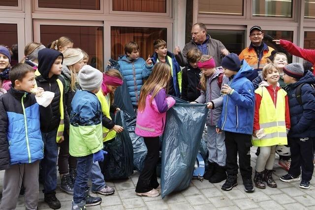 250 Schler sammeln Mll in der ganzen Stadt