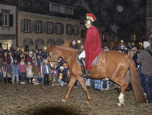 Hoch zu Ross: In der Region &#8211; hi...m mit den Laternen unterwegs zu sein.   | Foto: Ruth Seitz