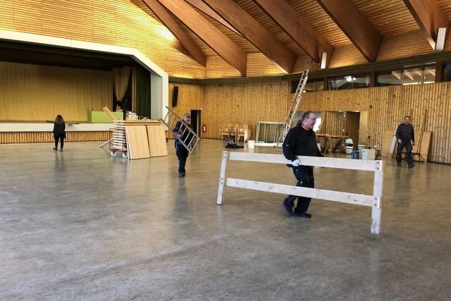 Feldberger entrmpeln und reparieren die Feldberghalle fr bevorstehende Sanierung