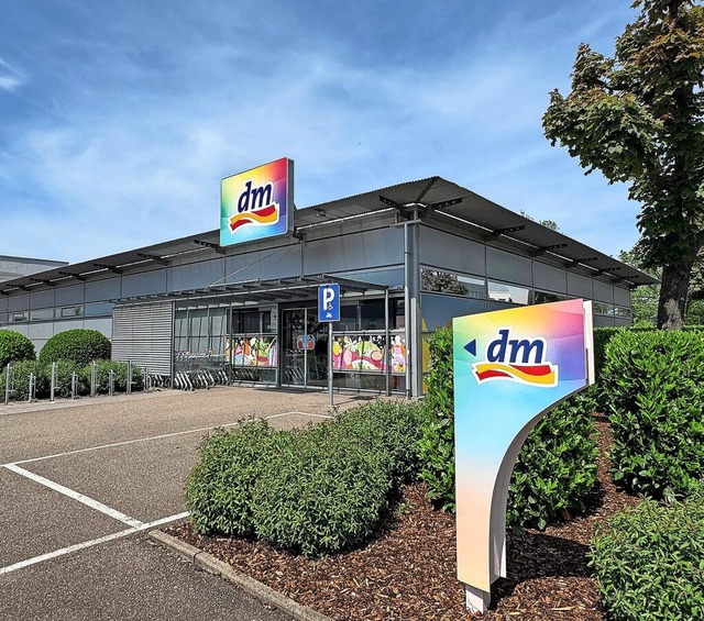 In den Märkten vor Ort darf die Droger...nline soll das aber bald möglich sein. | Foto: IMAGO/Hübner In den Märkten vor Ort darf die Droger...nline soll das aber bald möglich sein. | Foto: IMAGO/Hübner