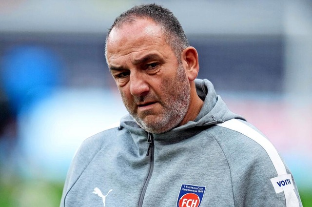 Geht mit seiner Mannschaft hart ins Gericht: Heidenheims Coach Frank Schmidt. | Foto: IMAGO/Rene Nijhuis Geht mit seiner Mannschaft hart ins Gericht: Heidenheims Coach Frank Schmidt. | Foto: IMAGO/Rene Nijhuis