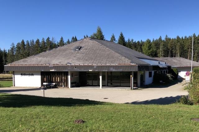 Mngel bei Brand- und Blitzschutz und ein rostiger ltank machen der Feldberghalle zu schaffen