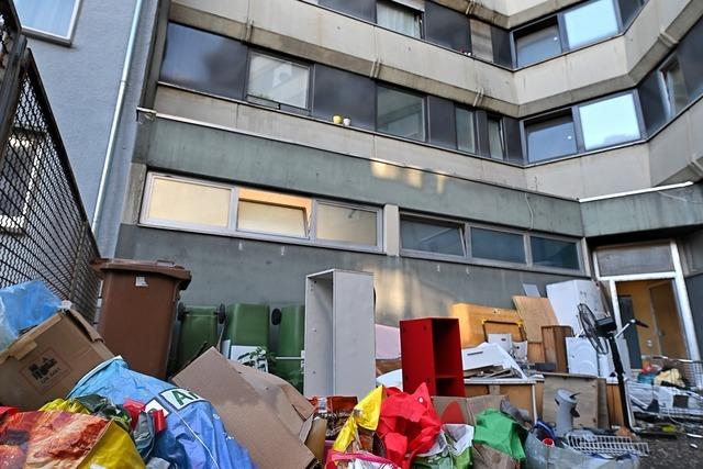 Schweizer Eigentmer der verlotternden Immobilie in Freiburg-Sthlinger ignoriert Stadt und Politik