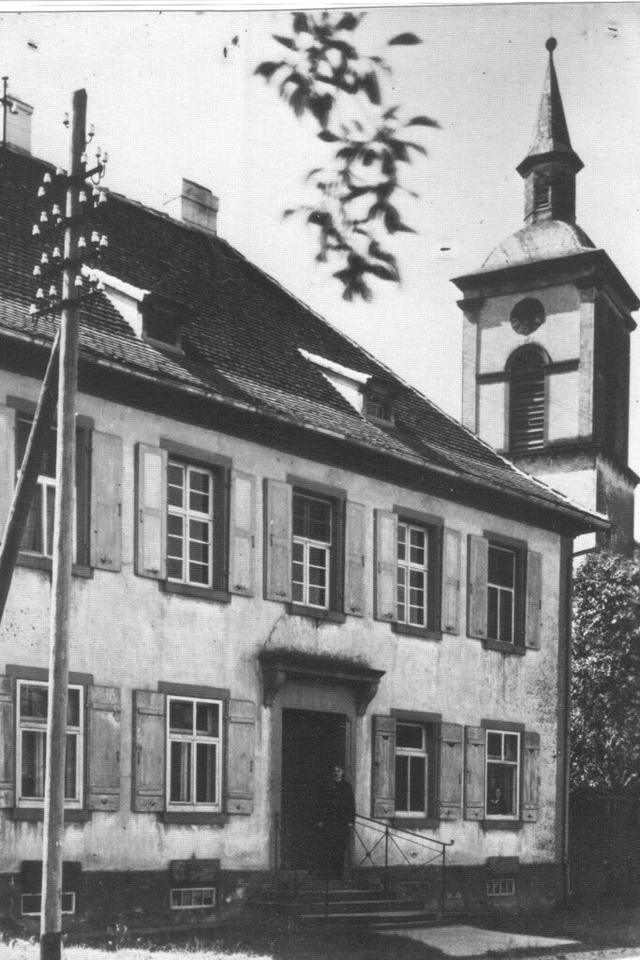 Mit einem Vortrag werden die Zerstrun...ie vielen Toten in Erinnerung gerufen.  | Foto: Rudi Rest