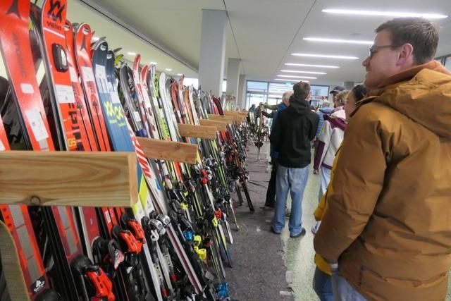 Von Bobbycar bis Bcherstand gab es vieles beim verkaufsoffenen Sonntag in Neustadt