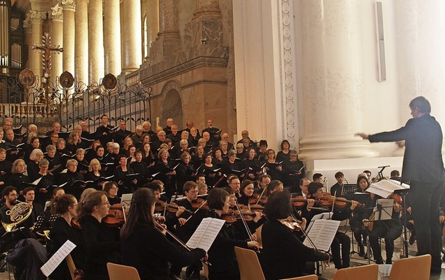 Einen stattlichen Festspielchor und ei... Abschluss zur Gaia-Kunstprsentation.  | Foto: Karin Stckl-Steinebrunner
