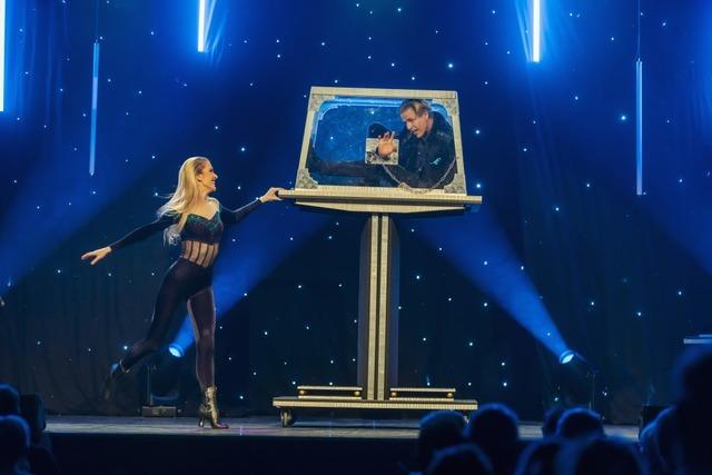 Dieses magische Duo verzaubert Freiburg beim Variet im Seepark