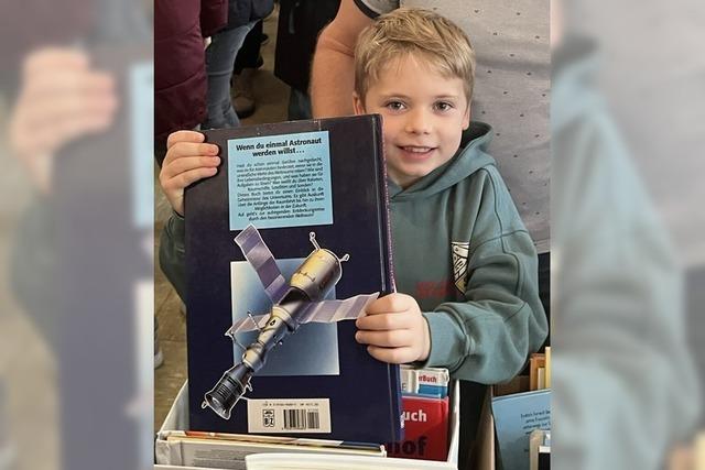 Besucher erleben einen spannenden Tag bei der Feier der Brunwart-von-Augheim-Grundschule