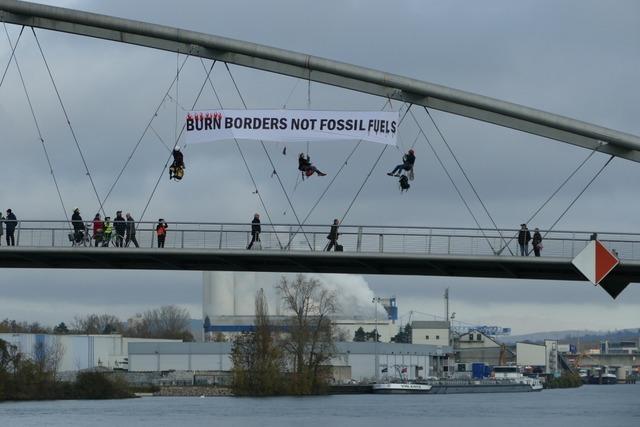 Protestaktion im Dreilndereck: "Klimakatastrophe kennt keine Grenzen"