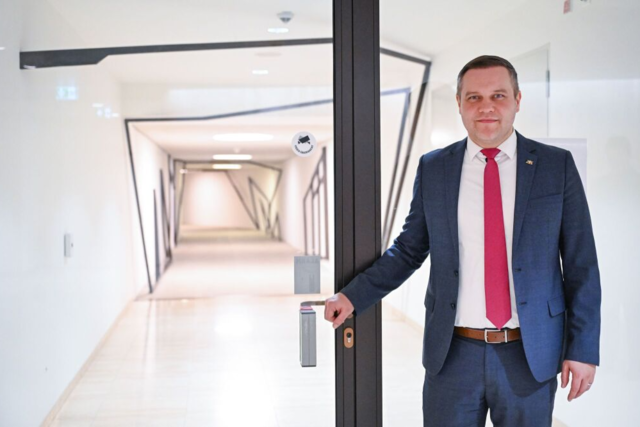 Wer darf durch den Tunnel in den Landtag - und wer nicht?