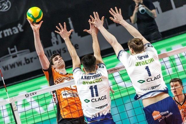 Volleyballer aus Lneburg rtteln am Berliner Thron