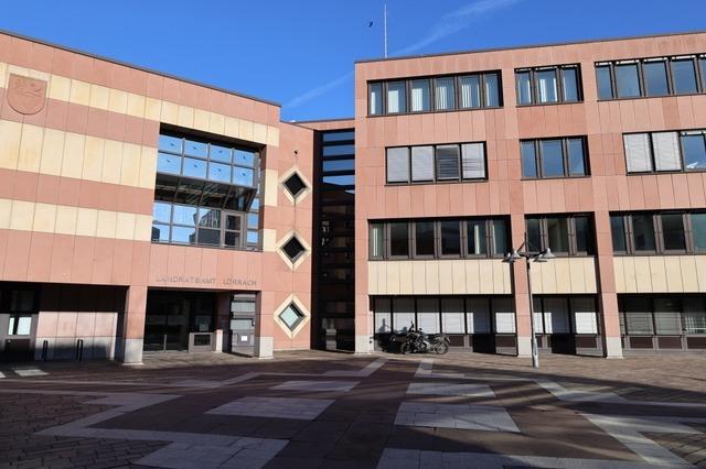 Weniger Personal, aber hhere Kosten: Landkreis Lrrach strukturiert Verwaltung um