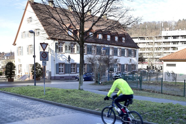 Der Unfall hat sich auf der Schtzenallee nahe dem Gasthaus Schtzen ereignet.  | Foto: Thomas Kunz