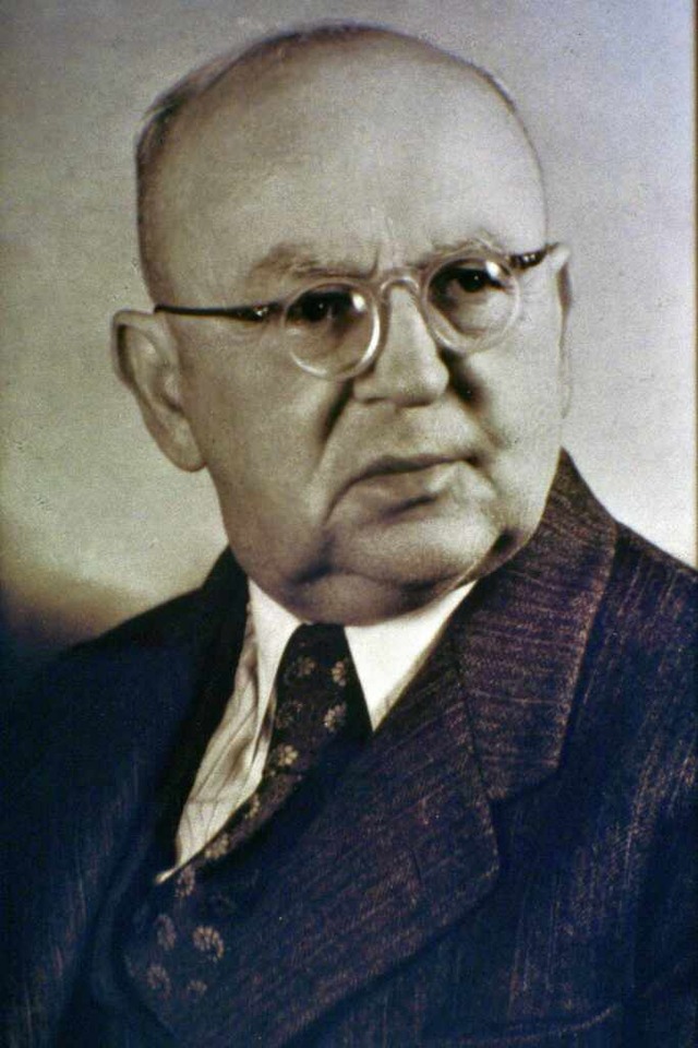 Tierarzt Paul Klapper war im Ried bekannt.  | Foto: Repro: Martin Frenk