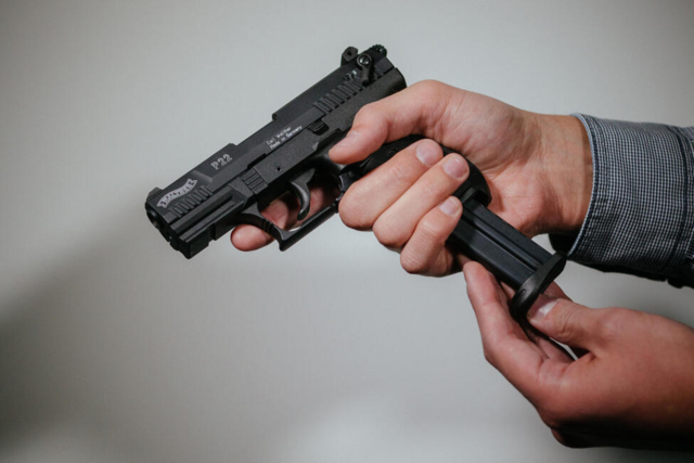 32-Jhriger schiet mit Schreckschusswaffe in Umkirch und flieht zu Fu