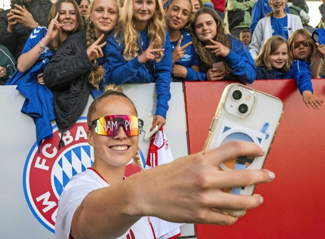 Bei den Fans überaus beliebt: DFB-Kapitänin Giulia Gwinn. | Foto: Peter Kneffel/dpa Bei den Fans überaus beliebt: DFB-Kapitänin Giulia Gwinn. | Foto: Peter Kneffel/dpa