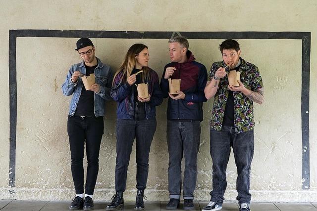 Das Team von „Flight 13 Records“ in Freiburg ldt zu einem Ladenkonzert mit Between Owls ein