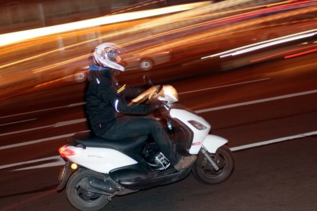 rger ber rasende Roller-Rowdys in Freiburg-Rieselfeld