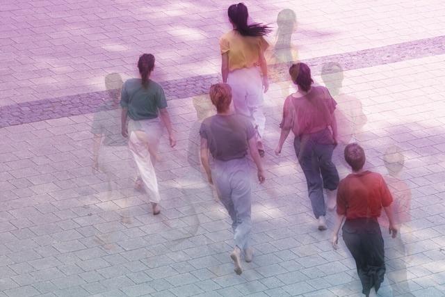 Die Freiburger Tnzerin Mara Hache untersucht Loslassen und Offenheit