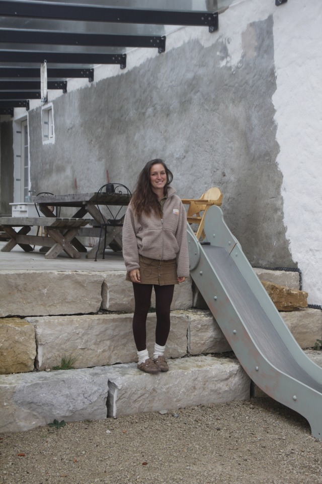 An der Terrasse kann man schon erahnen...der Hof mal richtig schn werden wird.  | Foto: Dora Schls