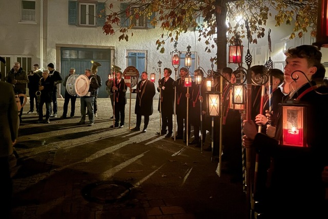 Traditioneller Auftakt zur Jahreszunft...kiligeists am Jokilibrunnen im Fronhof  | Foto: Narrenzunft Endingen
