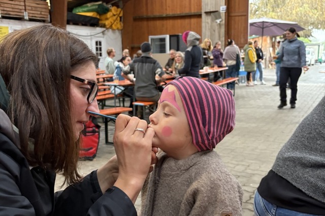 Herbstfest auf dem Rttehof: Der Pfleg... des Landkreises Lrrach zum Dank ein.  | Foto: Katja Vargas/Landratsamt Lrrach 
