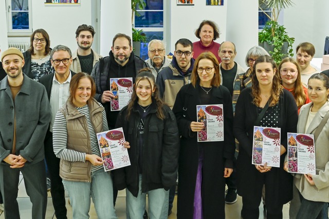 Die Prmierten des Bltenwagen-Wettbew...Vertreterinnen und Vertretern der Jury  | Foto: Endrik Baublies/Stadt Lahr