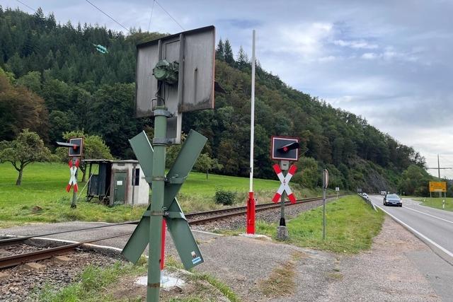 Bahn saniert Bahnbergang zwischen Zell und Hausen und verbessert Feldzufahrt