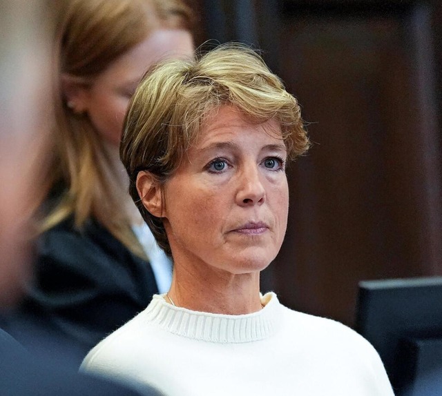 Angeklagt: Christina Block zu Beginn d...ndesentfhrung im Landgericht Hamburg.  | Foto: Marcus Brandt/dpa