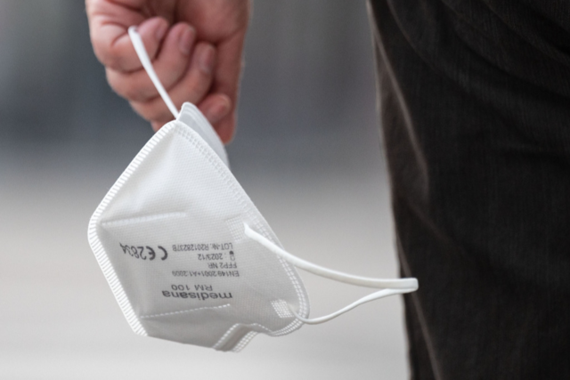 Falsche Masken-Atteste: Zeller Arzt ist zurck aus Sdamerika und wieder vor Gericht