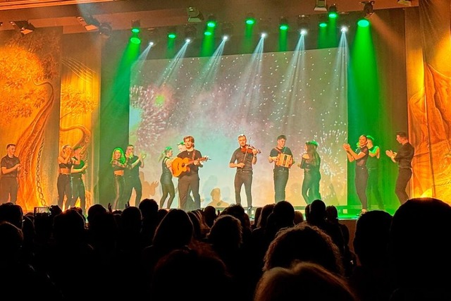 Bei Rhythm of the Dance bringen Tnzer...usiker Hchstleistungen auf der Bhne.  | Foto: Monika Weber