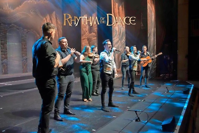 Bei Rhythm of the Dance kann sich das ...uf traditionelle irische Musik freuen.  | Foto: Rhythm of the Dance