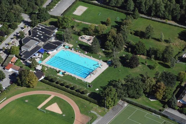 Leitet der Gemeinderat einen Brgerentscheid zum Naturbad ein? Entscheidung fllt am 24. November