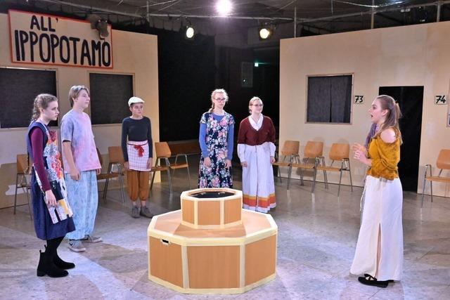 Aula wird zum "Campiello": Theater-AG des Erasmus-Gymnasiums Denzlingen ldt zu Auffhrungen ein