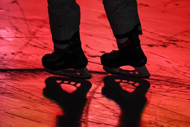 Eislaufsaison in Offenburg startet: Neue VIP-Schuhe, optimierte Eisqualitt und Partys