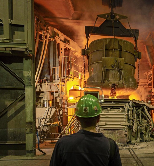 Stahlwerk: Unternehmen, die besonders ...en knftig weniger fr Energie zahlen.  | Foto: IMAGO/Sylvio Dittrich