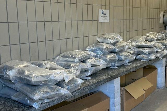 Zoll stoppt Mann mit 56 Kilo Marihuana im Auto auf der A81