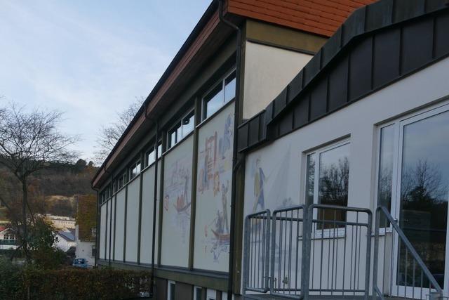 Istein plant flieenden bergang im Jugendraum unter der Festhalle