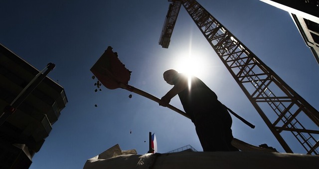 Ein Bauprojekt gemeinsam zu entwickeln...n fr Gruppen  einige Vorteile bieten.  | Foto: Florian Gaertner (dpa)