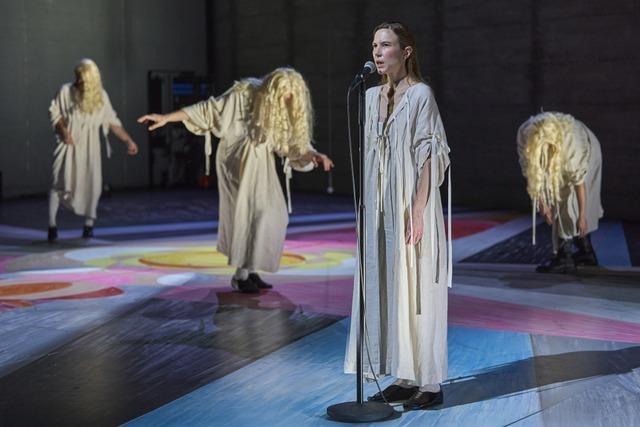 "Jeanne Dark" im Theater Basel: Alles Politische, Soziale, Religise, Spirituelle implodiert