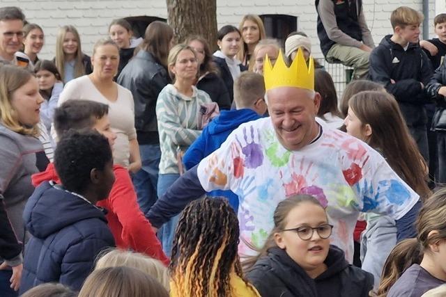 Eine Legende geht in Rente: Hausmeister Wehrle verabschiedet sich von der Realschule Neustadt
