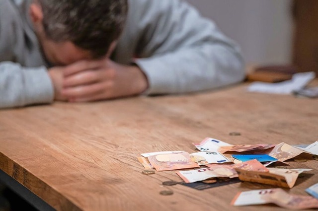 Die finanzielle Belastbarkeit berschtzt  | Foto: Hannes P Albert (dpa)