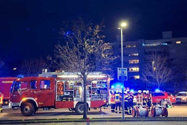 In Wohnhaus beim E-Center in Gundelfingen bricht ein Feuer aus