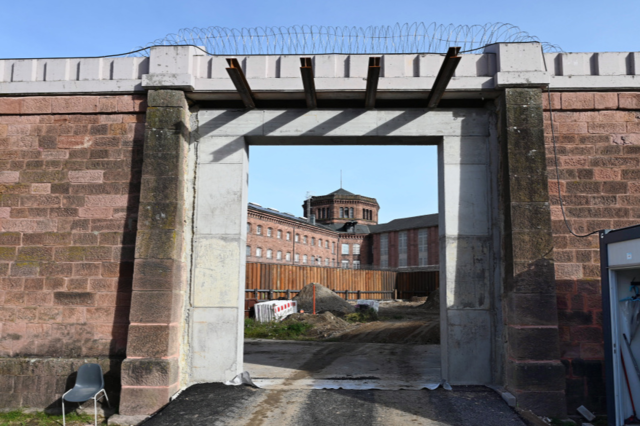 Im Freiburger Gefngnis sorgt eine ffnung in der Mauer fr Aufsehen