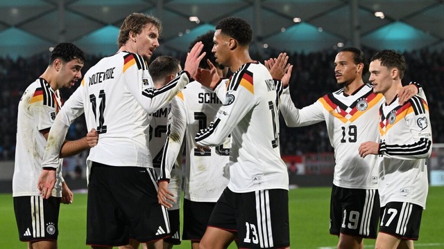 Trotz einem 2:0 hatte die Deutsche Nat...elf am Freitag wenig Grund zum Jubeln.  | Foto: Federico Gambarini (dpa)