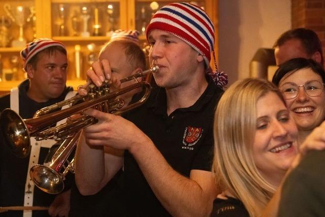 Gndelwanger Narrenrat punktet mit seinem  Format: Riesenstimmung im Clubhaus