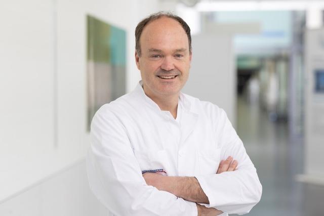 Freiburger Kardiologe Dirk Westermann: "Jede anhaltende Brustenge oder Atemnot ist ein Notfall"