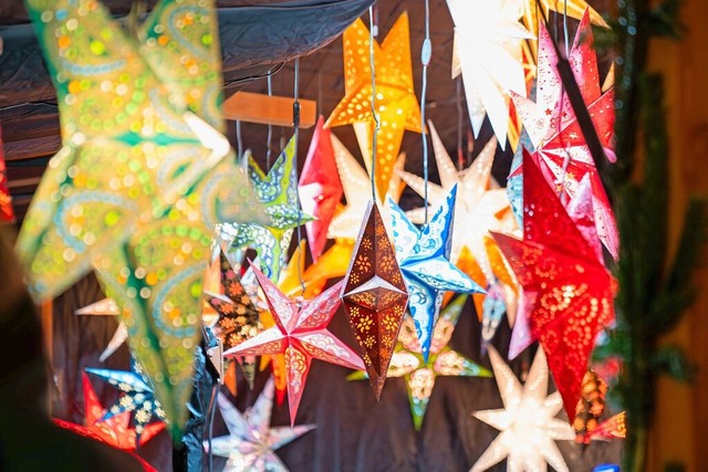 Eine von vielen schnen Geschenkideen:...en Lichterglanz in das eigene Zuhause.  | Foto: Louis Ostheimer