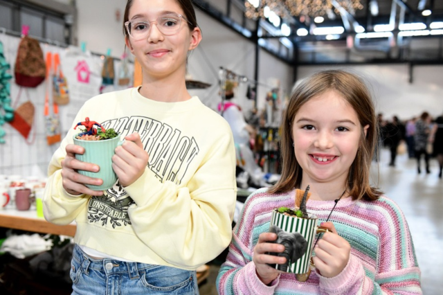 Stricken wie die Wikinger und Etageren aus edlem Porzellan: Das sind die neuesten DIY-Trends