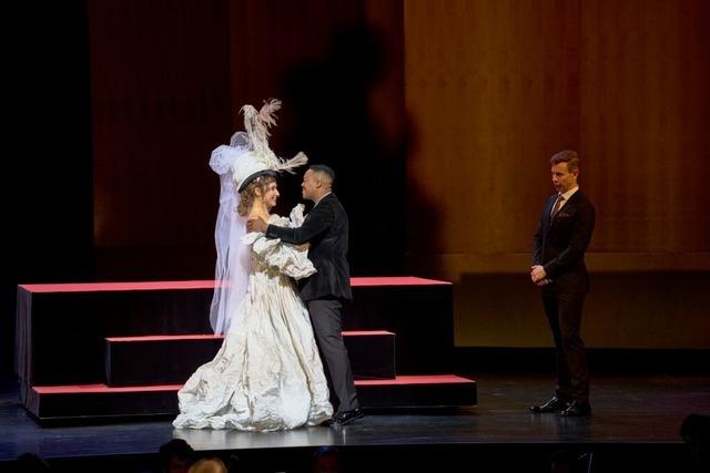 Kein Heimchen am Herd: Thomas Hengelbrock dirigiert "La Cenerentola" in Baden-Baden